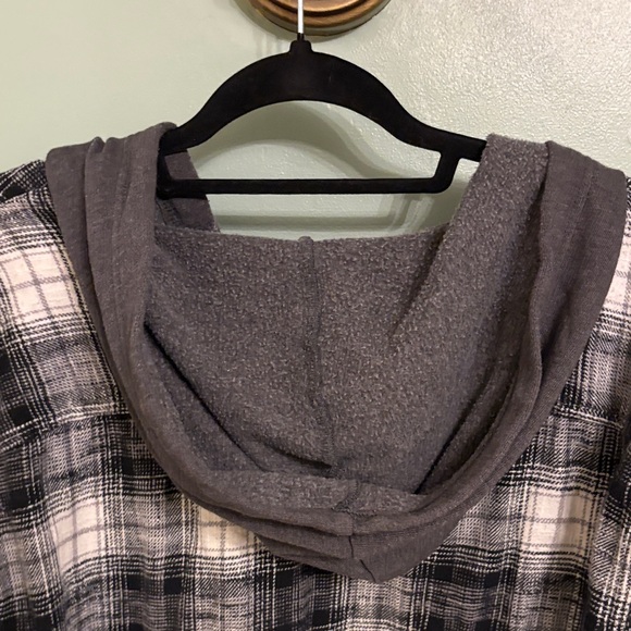 Sonoma Black and White Plaid Hooded Shirt - Picture 4 of 5